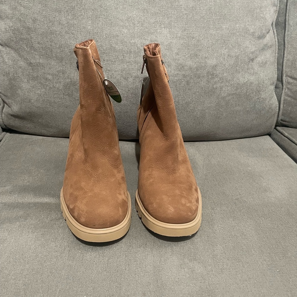 Paul Green Tan Leather Slingback Heels
